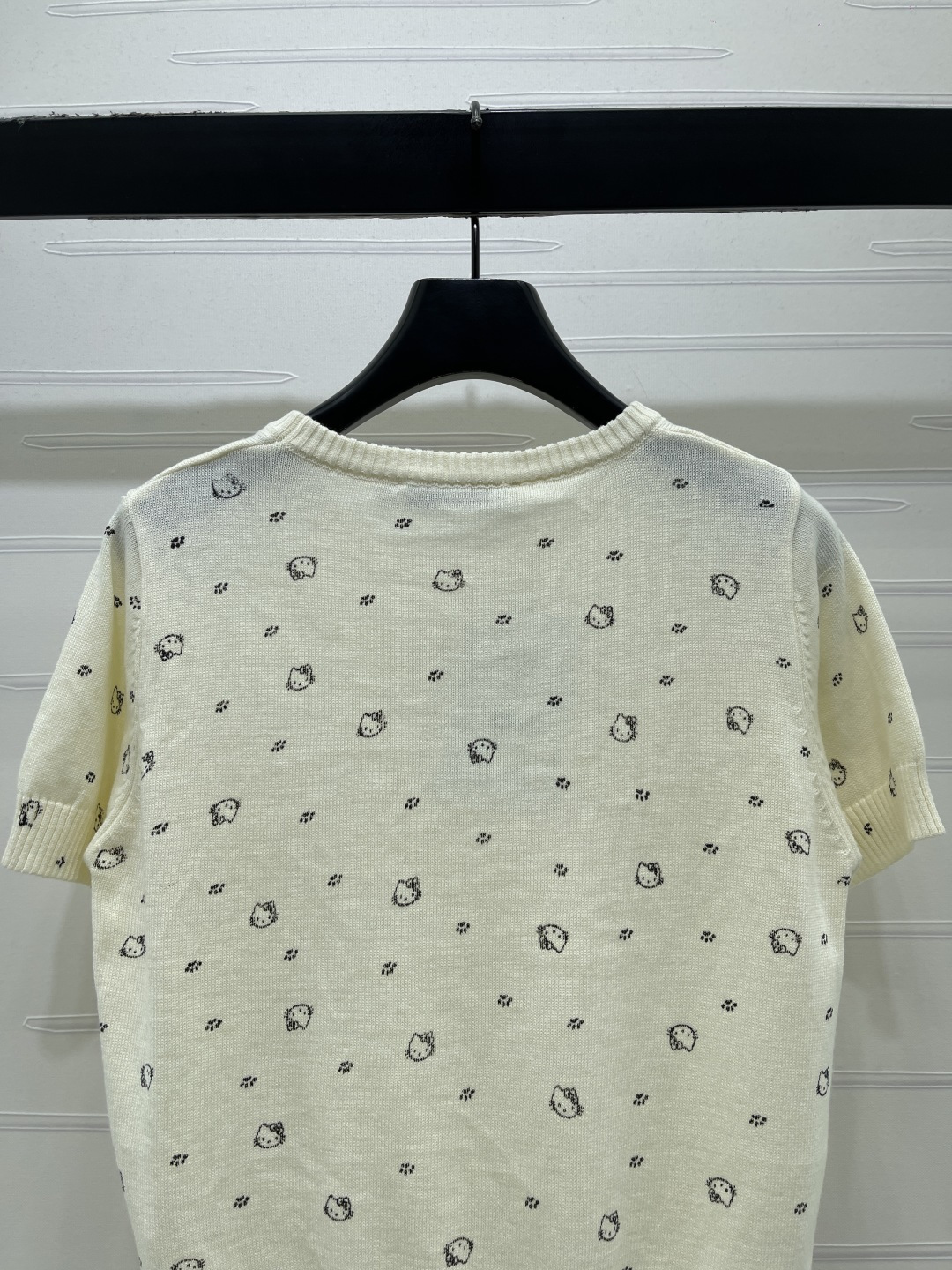 Women's short sleeves